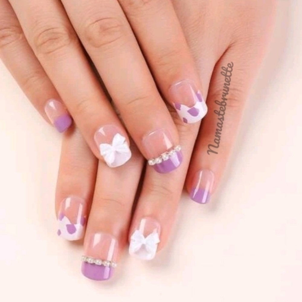 2/$16 Pearls & Bows Press on Nails